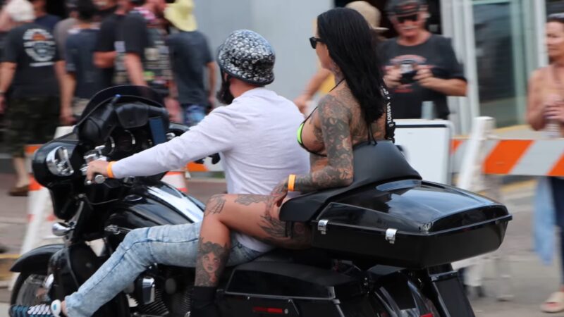 Tattooed Biker Girls